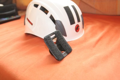 Helmhalter mit Flauschband