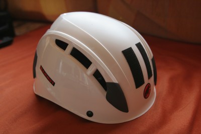 Kletterhelm mit Hakenband